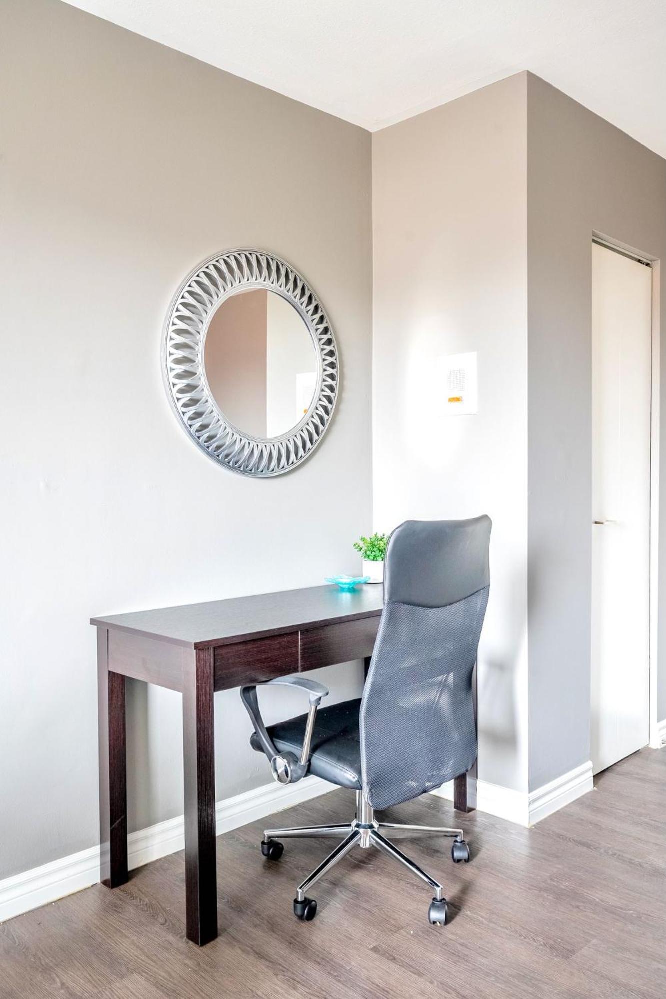Newly Renovated 2Br Unit In Glenview West Leilighet Hamilton Eksteriør bilde