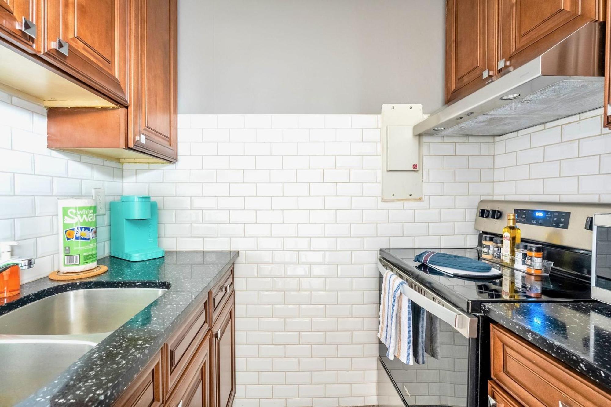 Newly Renovated 2Br Unit In Glenview West Leilighet Hamilton Eksteriør bilde