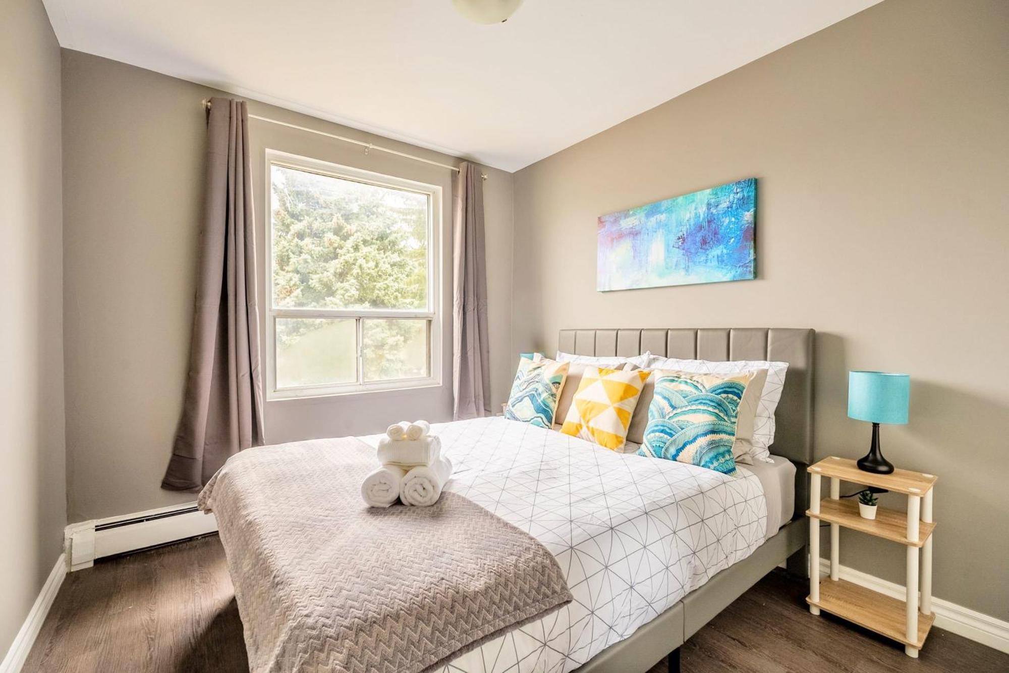 Newly Renovated 2Br Unit In Glenview West Leilighet Hamilton Eksteriør bilde